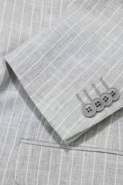 GRİ DÜĞMELİ TAKIM ELBİSE 5