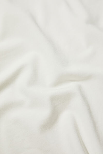BEYAZ V YAKA T-SHIRT 6