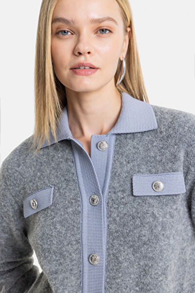 GRİ DÜĞME DETAYLI HIRKA 3