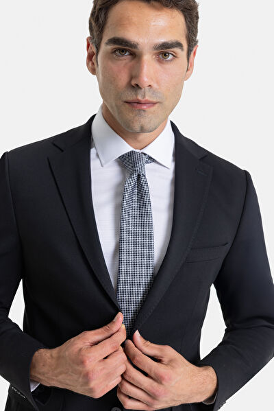 SİYAH DÜĞMELİ TAKIM ELBİSE 3