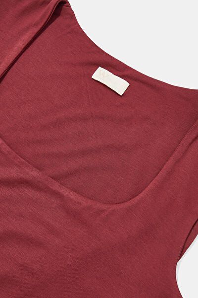 STANDART KALIP BORDO DEKOLTELİ T-SHİRT 8
