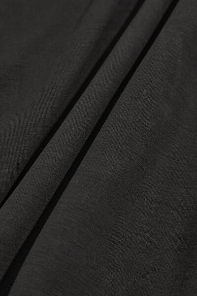 SİYAH V YAKA TSHIRT 4