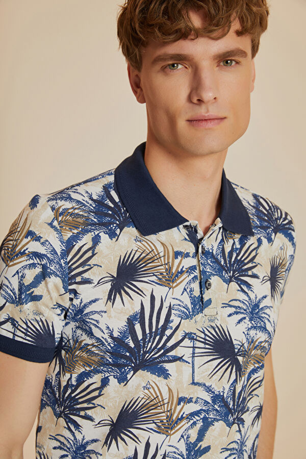 MAVİ DESENLİ POLO YAKA T-SHIRT