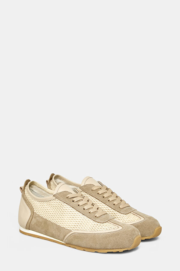 BEJ SNEAKER 2