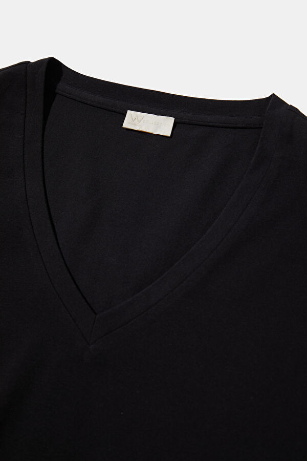 SİYAH V YAKA T-SHIRT 3