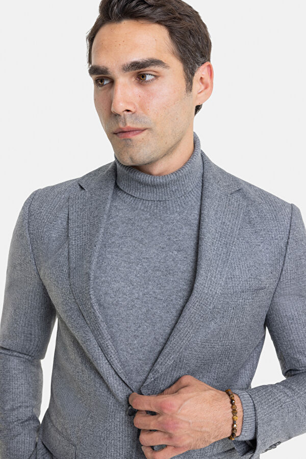 GRİ DÜĞMELİ TAKIM ELBİSE 3