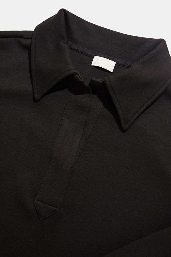 SİYAH YAKA DETAYLI SWEATSHIRT 3