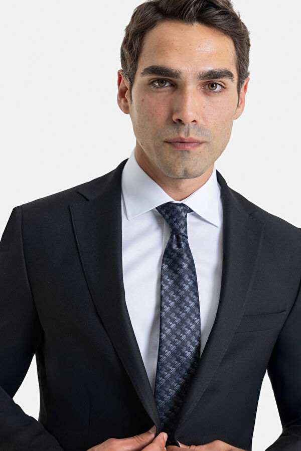 SİYAH DÜĞMELİ TAKIM ELBİSE 3