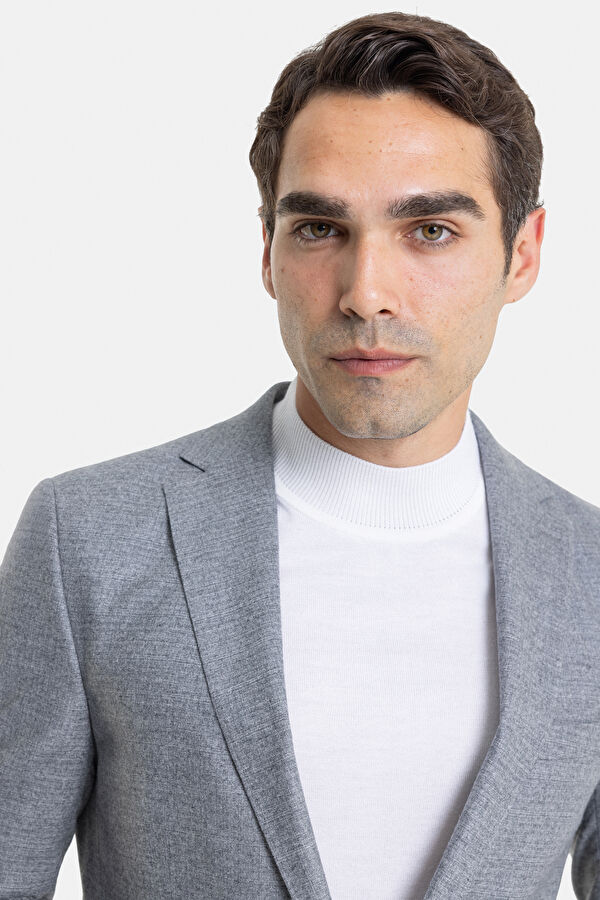 GRİ DÜĞMELİ TAKIM ELBİSE 3