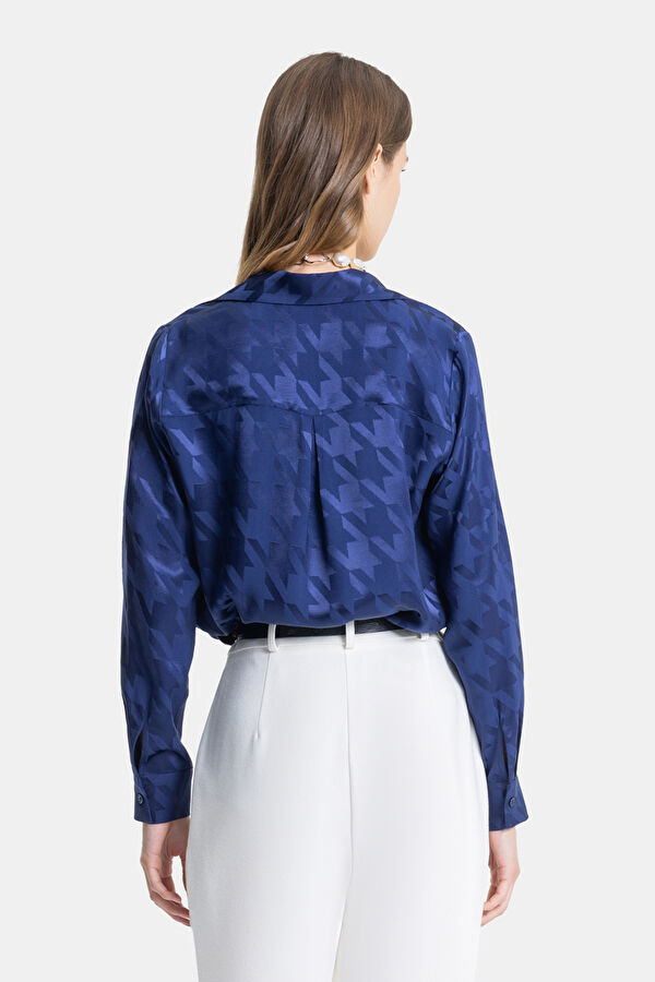 LACİVERT JAKARLI BLUZ 2