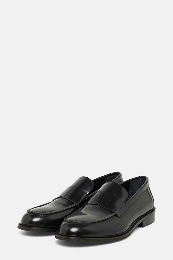 SİYAH DERİ AYAKKABI 2