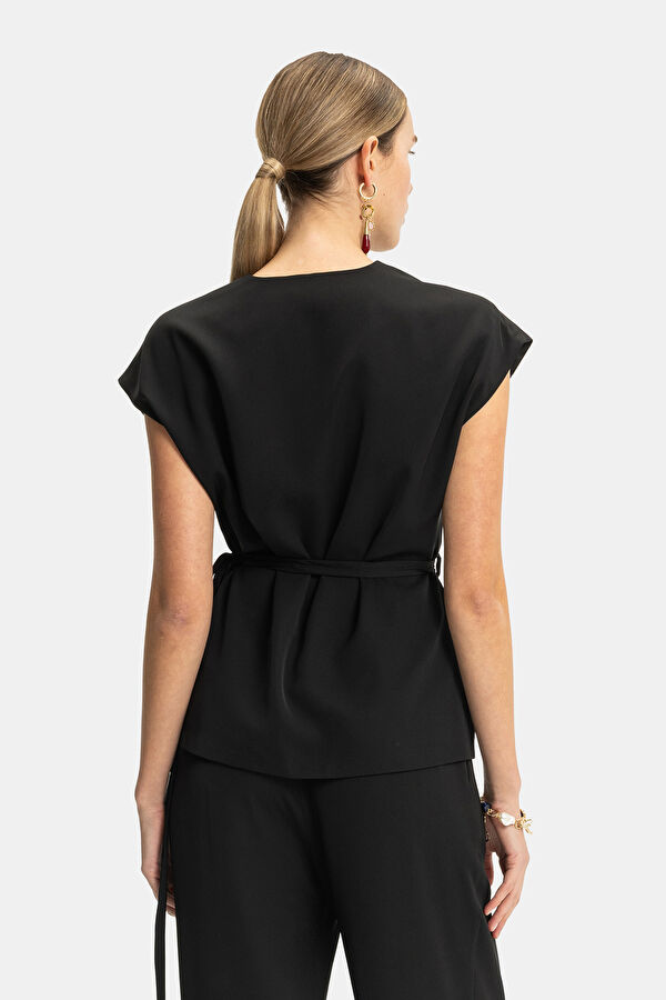 SİYAH STANDART KALIP POLYESTER BLUZ 2