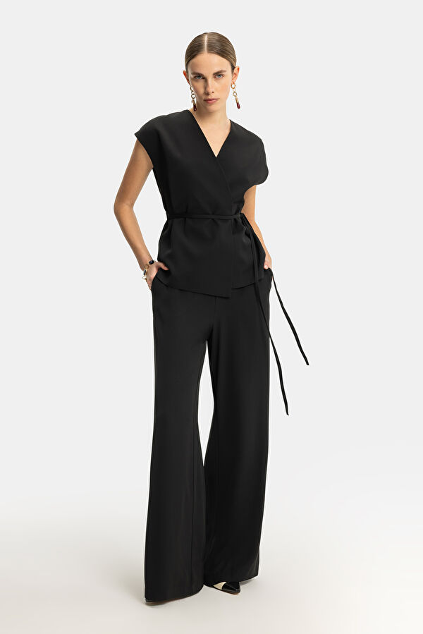 SİYAH STANDART KALIP POLYESTER BLUZ 3