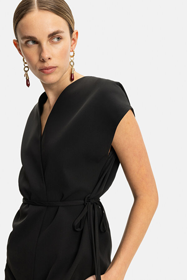 SİYAH STANDART KALIP POLYESTER BLUZ 4