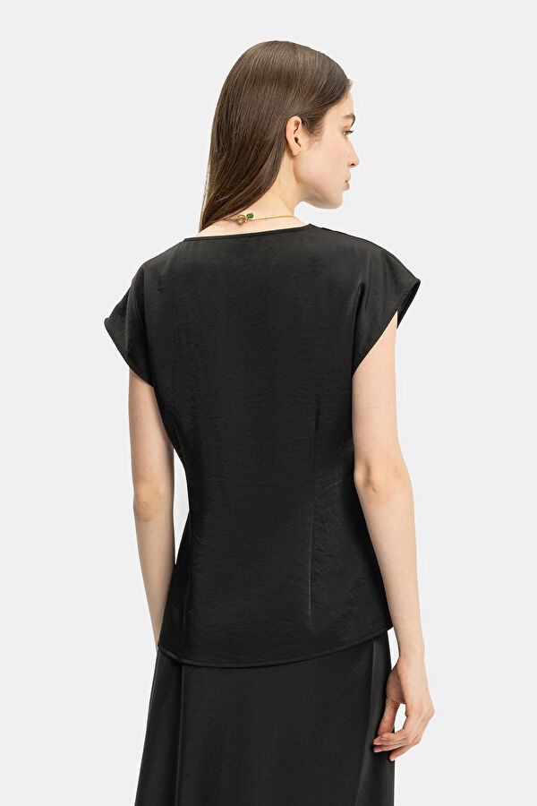 SİYAH STANDART KALIP POLYESTER BLUZ 2